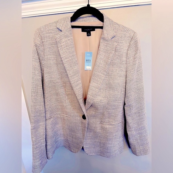 Ann Taylor Jackets & Blazers - NWT Ann Taylor Blazer Jacket 6P